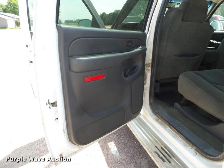 image for item DV9474 2006 Chevrolet Silverado 2500 Crew Cab pickup truck