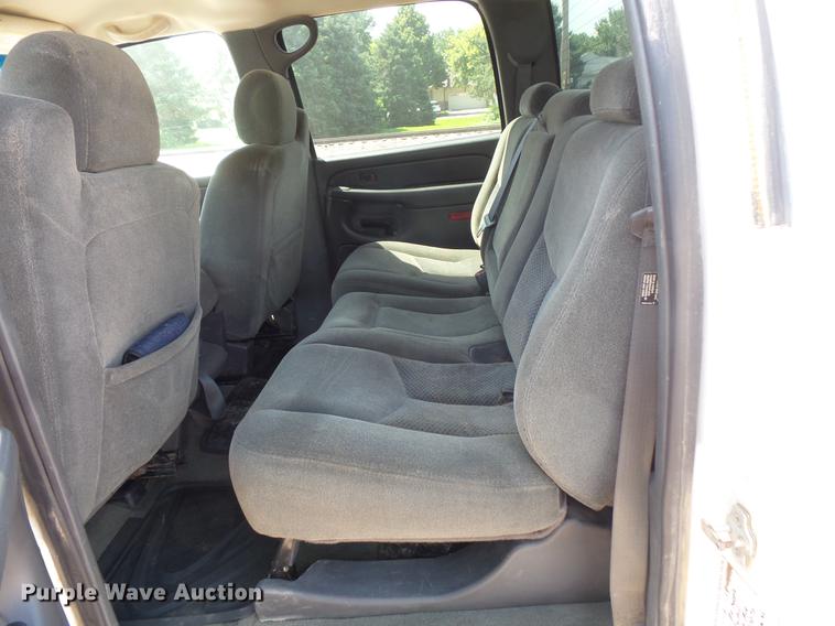 image for item DV9474 2006 Chevrolet Silverado 2500 Crew Cab pickup truck