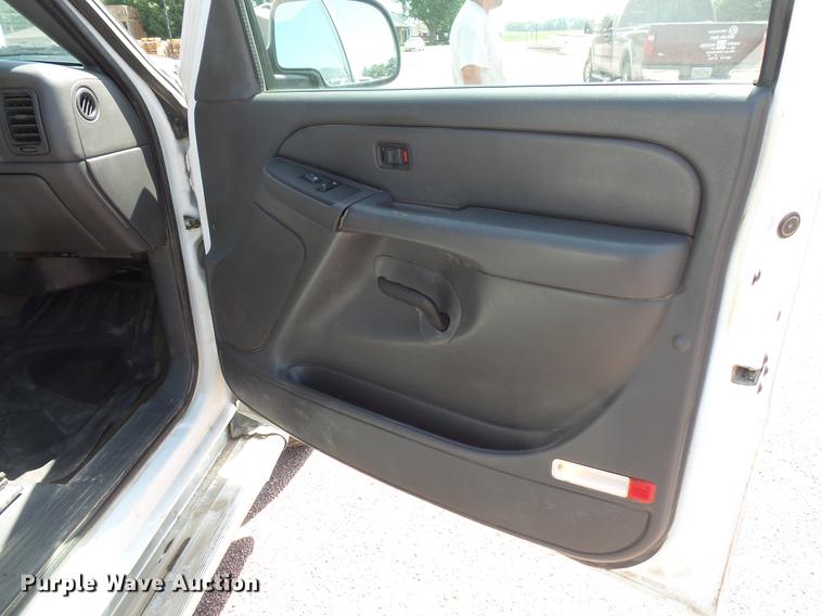 image for item DV9474 2006 Chevrolet Silverado 2500 Crew Cab pickup truck