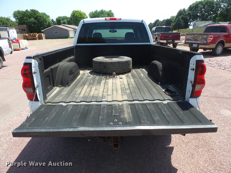 image for item DV9474 2006 Chevrolet Silverado 2500 Crew Cab pickup truck