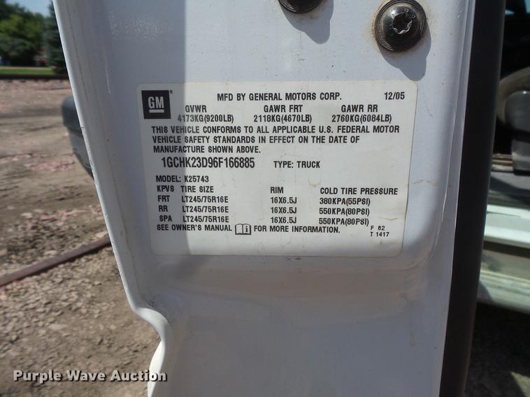 image for item DV9474 2006 Chevrolet Silverado 2500 Crew Cab pickup truck