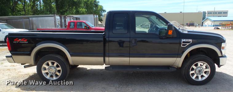 image for item DZ9396 2008 Ford F250 Super Duty SuperCab pickup truck