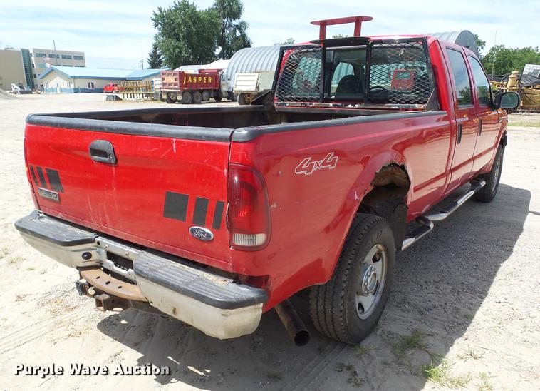 image for item DZ9397 2005 Ford F350 Super Duty XL Crew Cab pickup truck