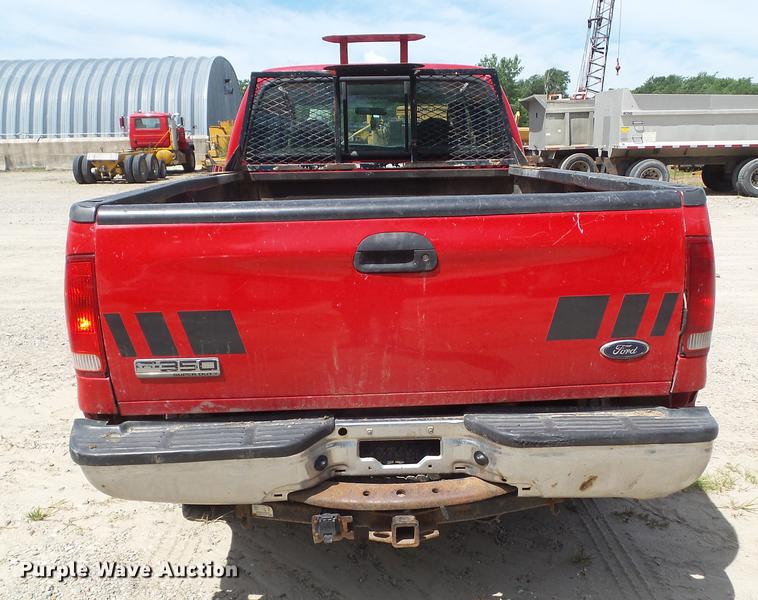 image for item DZ9397 2005 Ford F350 Super Duty XL Crew Cab pickup truck