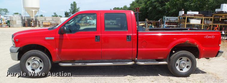 image for item DZ9397 2005 Ford F350 Super Duty XL Crew Cab pickup truck