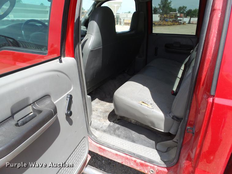 image for item DZ9397 2005 Ford F350 Super Duty XL Crew Cab pickup truck