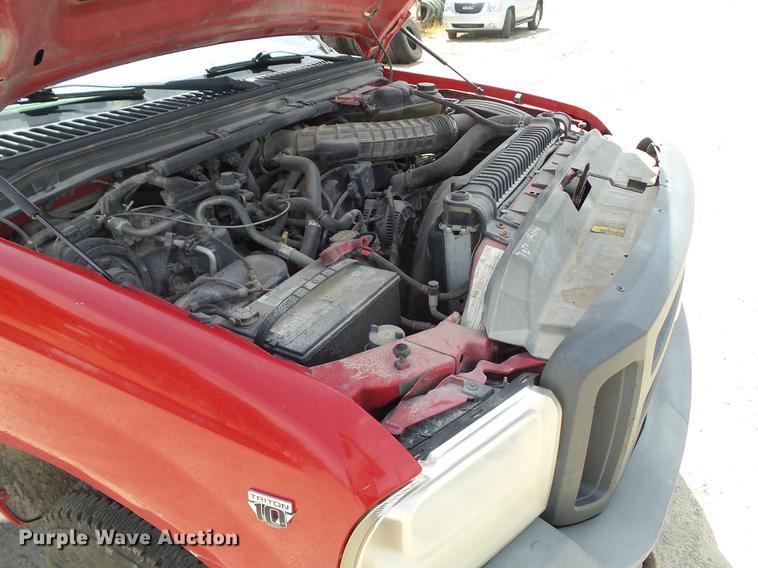 image for item DZ9397 2005 Ford F350 Super Duty XL Crew Cab pickup truck