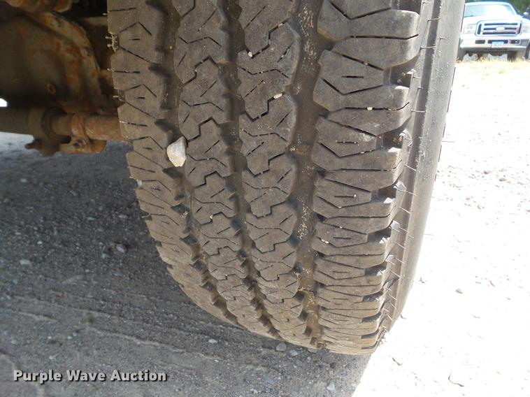 image for item DZ9397 2005 Ford F350 Super Duty XL Crew Cab pickup truck