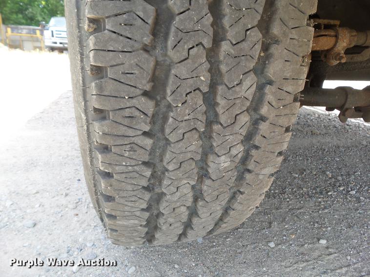 image for item DZ9397 2005 Ford F350 Super Duty XL Crew Cab pickup truck