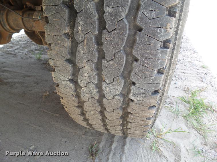 image for item DZ9397 2005 Ford F350 Super Duty XL Crew Cab pickup truck