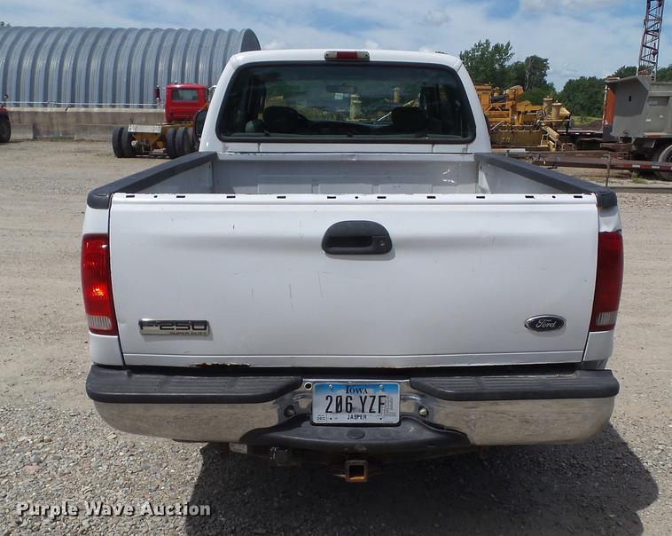 image for item DZ9398 2006 Ford F250 Super Duty SuperCab pickup truck