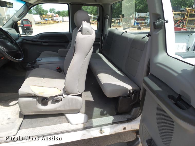 image for item DZ9398 2006 Ford F250 Super Duty SuperCab pickup truck