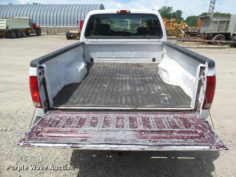 image for item DZ9398 2006 Ford F250 Super Duty SuperCab pickup truck