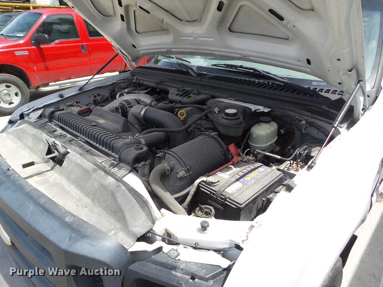 image for item DZ9399 2006 Ford F250 Super Duty SuperCab flatbed pickup truck