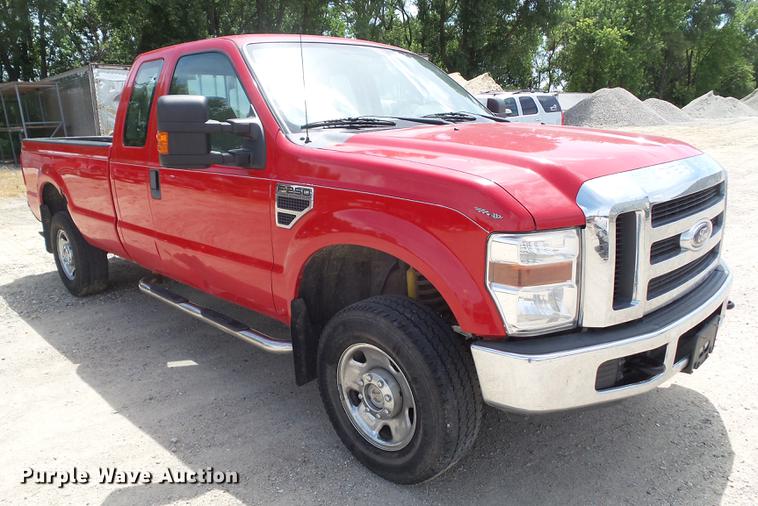 image for item DZ9400 2008 Ford F250 Super Duty SuperCab pickup truck