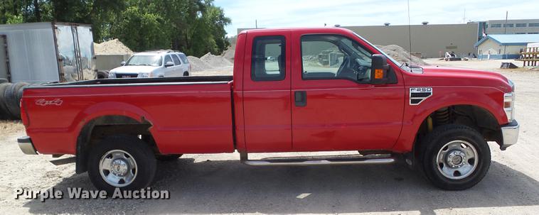 image for item DZ9400 2008 Ford F250 Super Duty SuperCab pickup truck