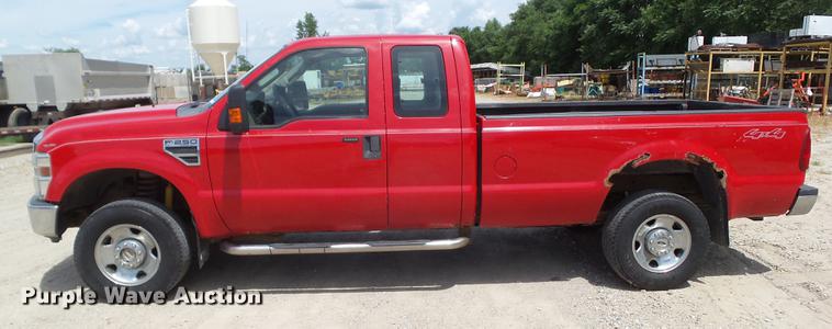 image for item DZ9400 2008 Ford F250 Super Duty SuperCab pickup truck