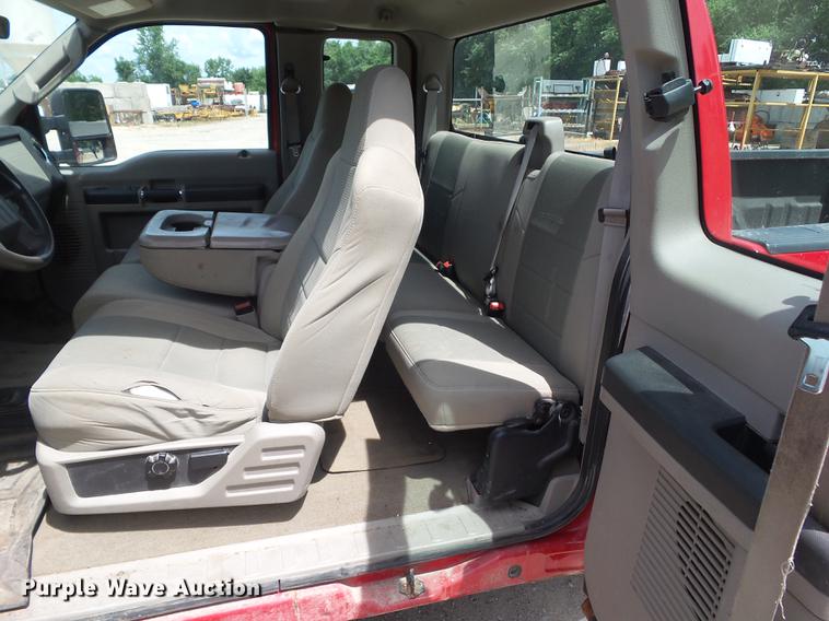 image for item DZ9400 2008 Ford F250 Super Duty SuperCab pickup truck