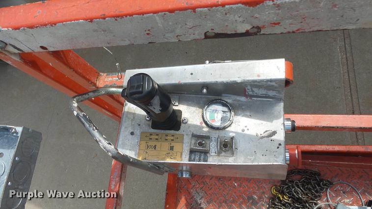 image for item EF9169 Sky Jack SJIII 3220 scissor lift