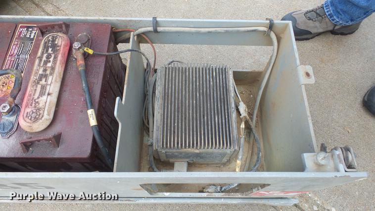 image for item EF9169 Sky Jack SJIII 3220 scissor lift