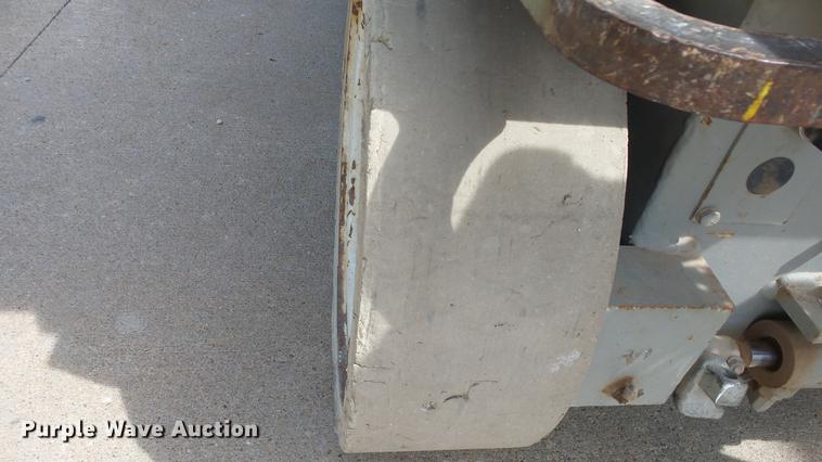 image for item EF9169 Sky Jack SJIII 3220 scissor lift