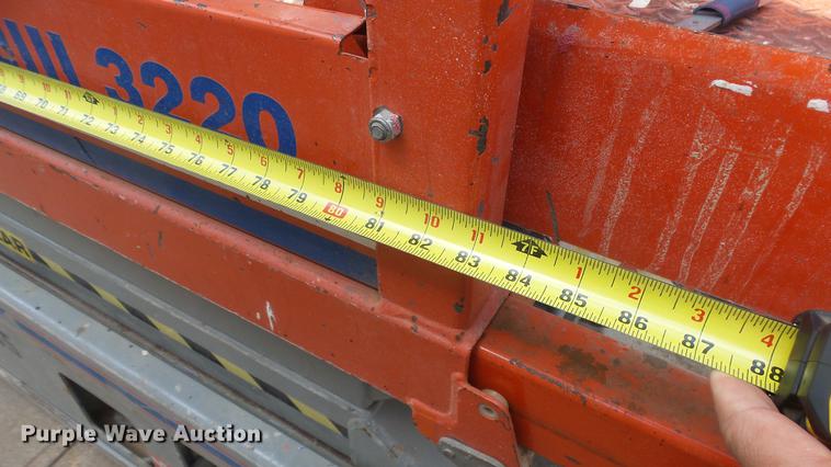 image for item EF9169 Sky Jack SJIII 3220 scissor lift