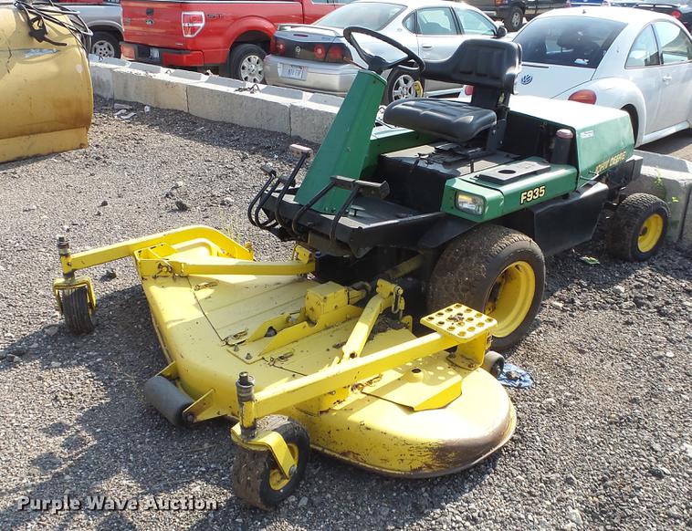 image for item EF9205 John Deere F935 lawn mower