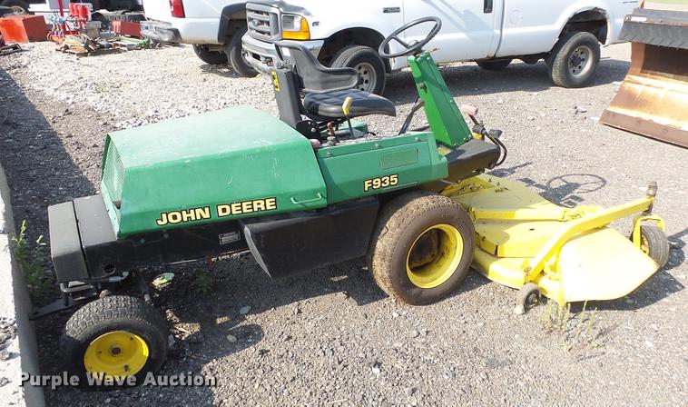 image for item EF9205 John Deere F935 lawn mower