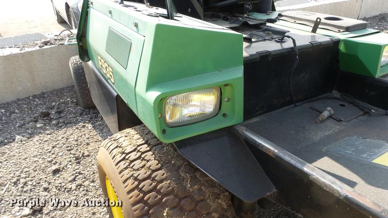 image for item EF9205 John Deere F935 lawn mower