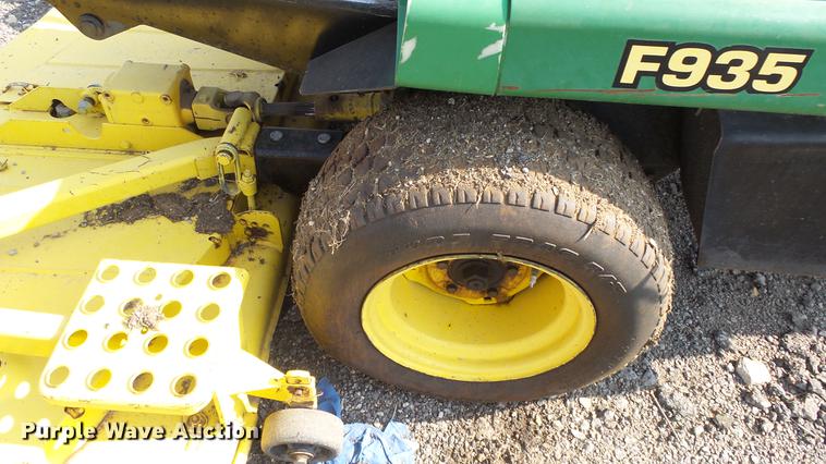 image for item EF9205 John Deere F935 lawn mower