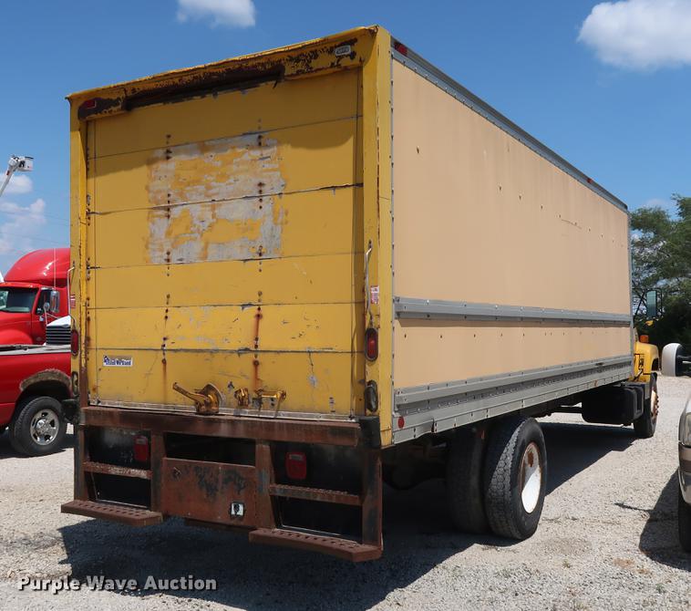 image for item EF9779 1991 GMC TopKick C5500 box truck