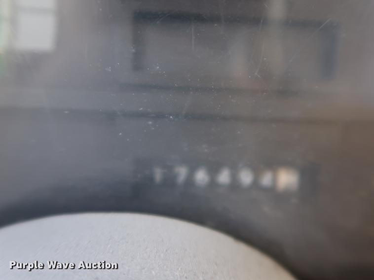 image for item EF9779 1991 GMC TopKick C5500 box truck