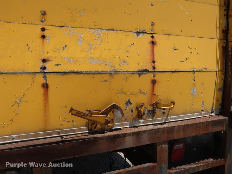 image for item EF9779 1991 GMC TopKick C5500 box truck