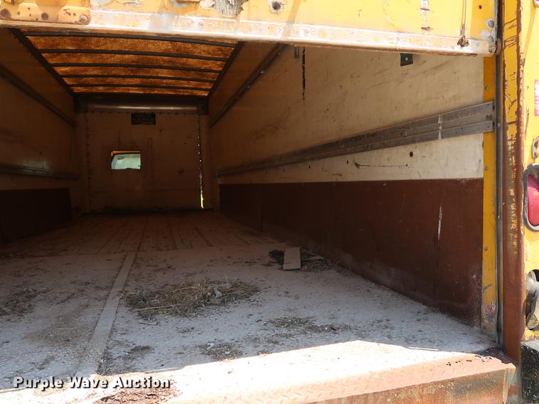 image for item EF9779 1991 GMC TopKick C5500 box truck