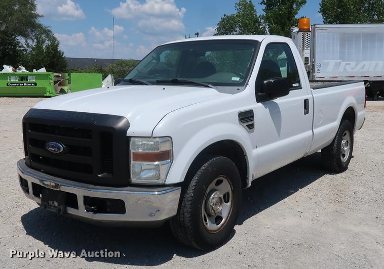 image for item EF9784 2008 Ford F350 Super Duty pickup truck