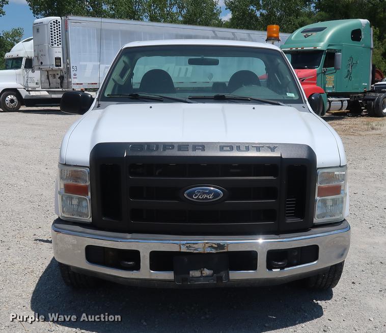 image for item EF9784 2008 Ford F350 Super Duty pickup truck