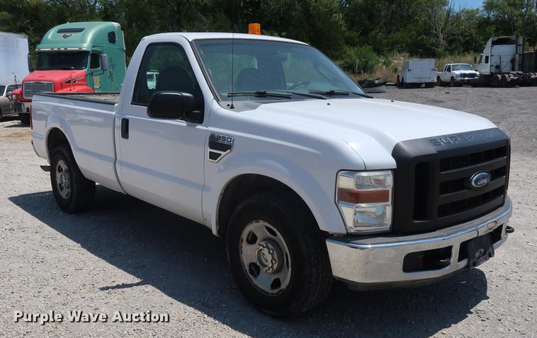 image for item EF9784 2008 Ford F350 Super Duty pickup truck