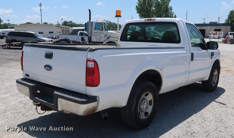 image for item EF9784 2008 Ford F350 Super Duty pickup truck