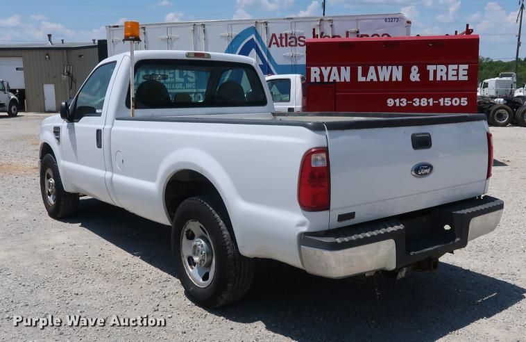 image for item EF9784 2008 Ford F350 Super Duty pickup truck