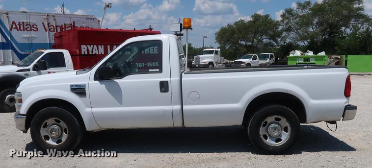 image for item EF9784 2008 Ford F350 Super Duty pickup truck