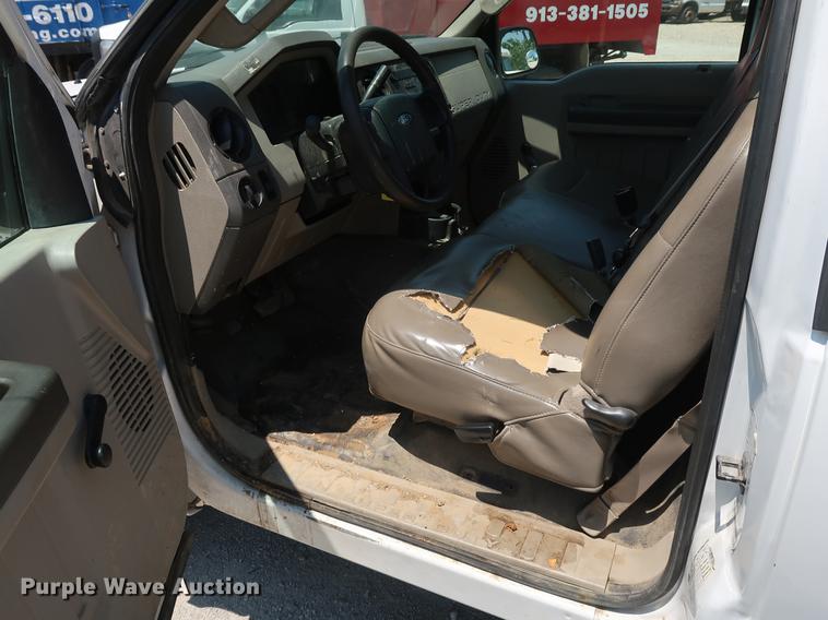 image for item EF9784 2008 Ford F350 Super Duty pickup truck