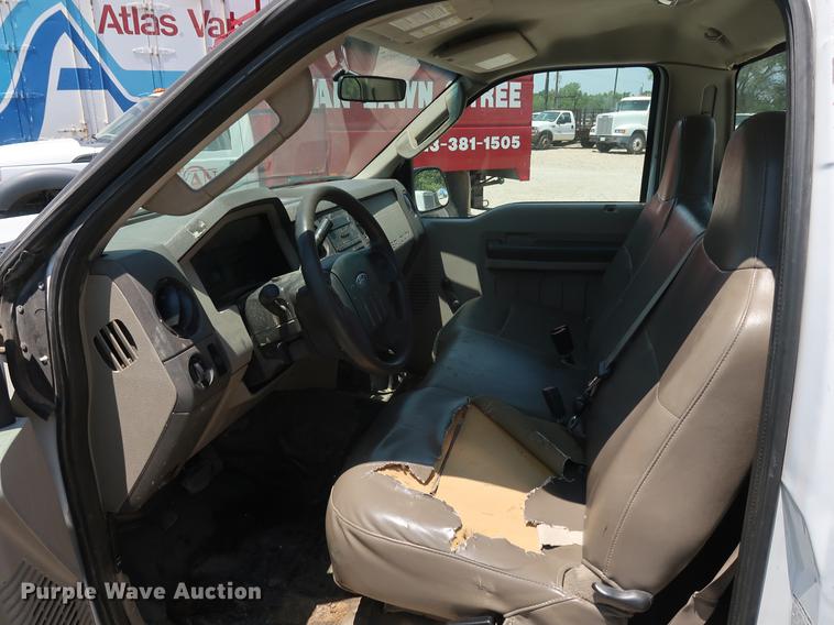 image for item EF9784 2008 Ford F350 Super Duty pickup truck