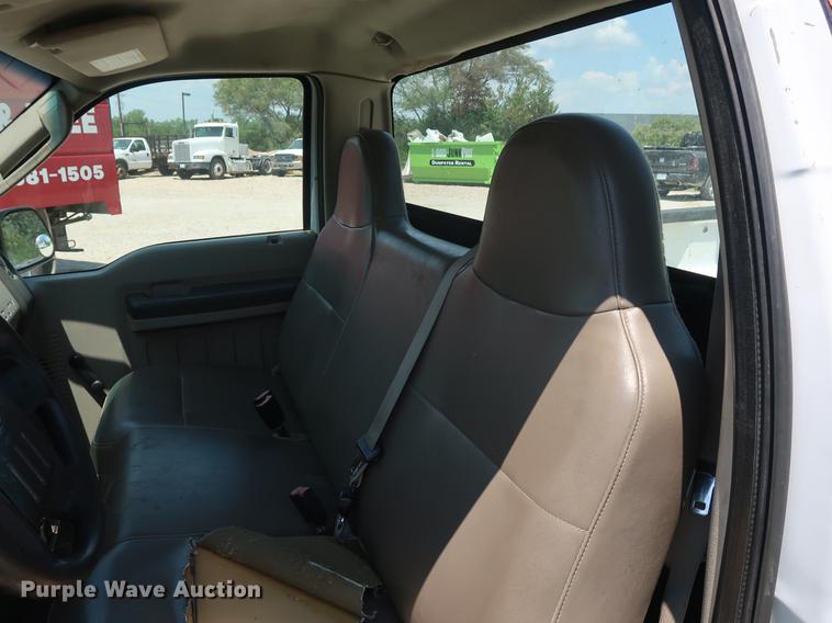 image for item EF9784 2008 Ford F350 Super Duty pickup truck