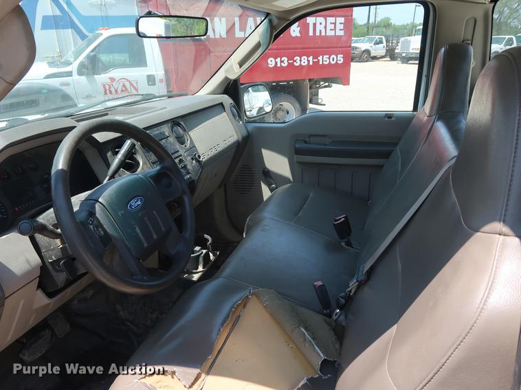 image for item EF9784 2008 Ford F350 Super Duty pickup truck
