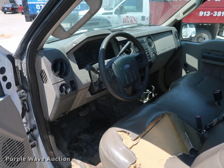 image for item EF9784 2008 Ford F350 Super Duty pickup truck