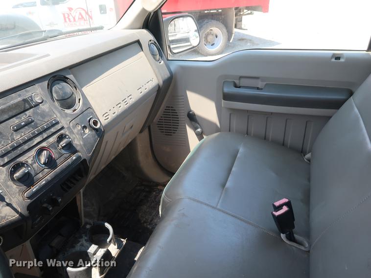 image for item EF9784 2008 Ford F350 Super Duty pickup truck