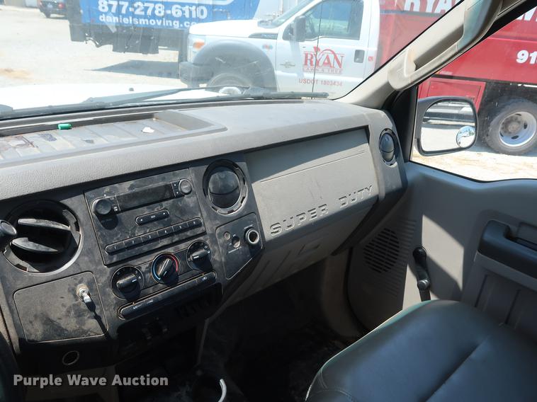 image for item EF9784 2008 Ford F350 Super Duty pickup truck