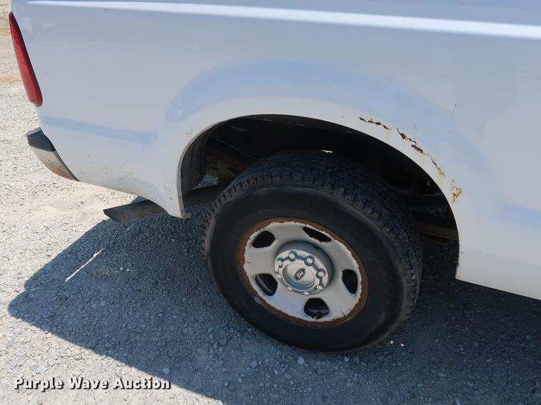 image for item EF9784 2008 Ford F350 Super Duty pickup truck