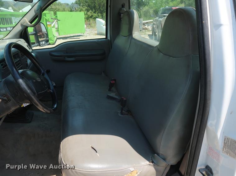 image for item EF9785 1999 Ford F350 Super Duty pickup truck cab and chassis