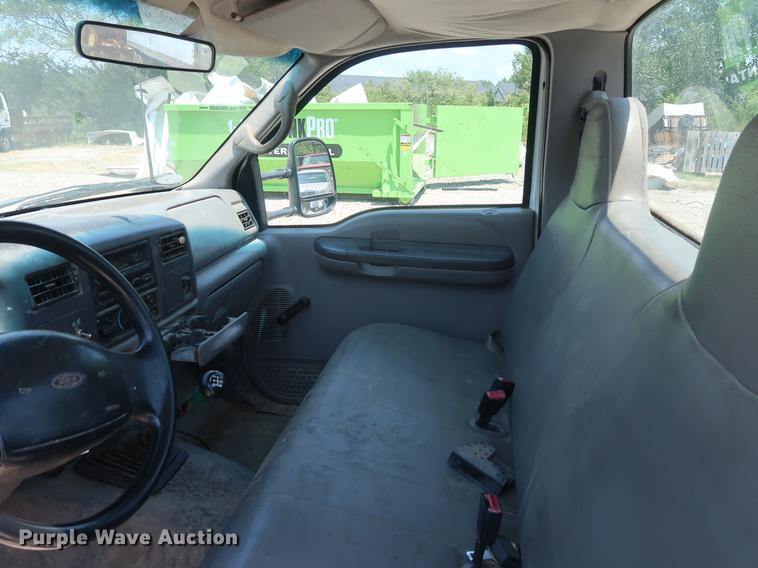 image for item EF9785 1999 Ford F350 Super Duty pickup truck cab and chassis